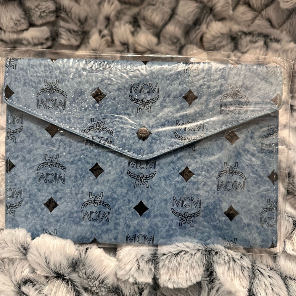 MCM Blue Monogram Clutch NEw - Picture 3 of 7